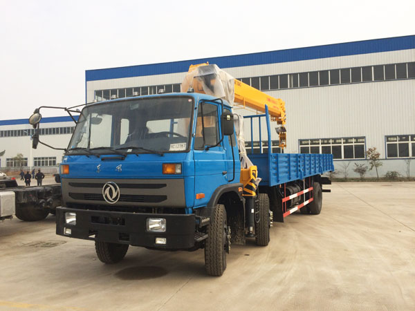 隨車吊出租設(shè)備的磨合期的檢查與保養(yǎng)